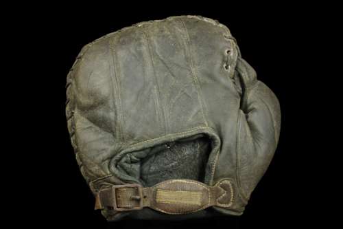 Honus Wagner Sporting Goods Fielders Mitt Back